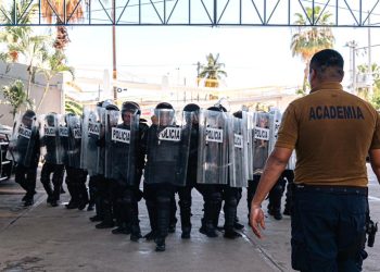 CAPACITAN A 40 MANDOS POLICIALES DE LOS CABOS EN FORMACIÓN CONTINUA