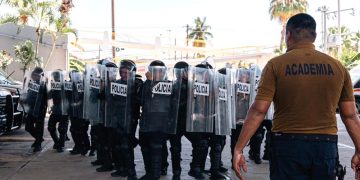 CAPACITAN A 40 MANDOS POLICIALES DE LOS CABOS EN FORMACIÓN CONTINUA