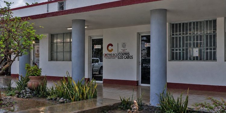 SUSPENDE COEPRIS VENTA DE ALIMENTOS EN VÍA PÚBLICA DE LOS CABOS POR LLUVIAS