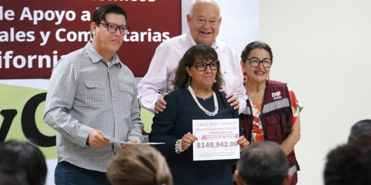ENTREGA GOBERNADOR RECURSOS DEL PACMyC A 31 CREADORES; PRESERVAN TRADICIONES Y RAÍCES SUDCALIFORNIANAS