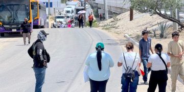 ATIENDE GOBIERNO DE LOS CABOS BLOQUEO EN CARRETERA TRANSPENINSULAR CSL -SJC