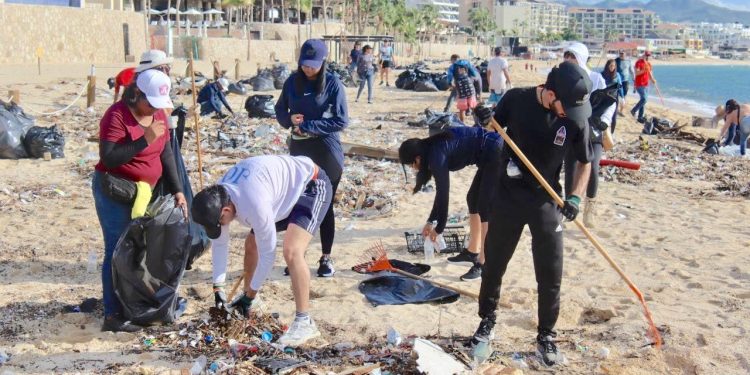DISMINUYE 80% EL ARRASTRE DE RESIDUOS A PLAYAS DE CABO SAN LUCAS TRAS LLUVIAS DE MARIE