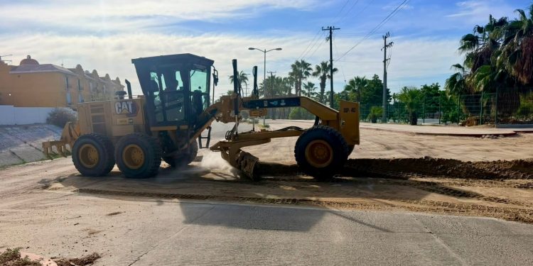 SERVICIOS PÚBLICOS ATIENDE EL CENTRO DE CABO SAN LUCAS TRAS LAS LLUVIAS