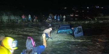 PROTECCIÓN CIVIL EXHORTA A LA POBLACIÓN A NO CRUZAR ARROYOS ANTE CORRIENTES PROVOCADAS POR LLUVIAS EN LOS CABOS