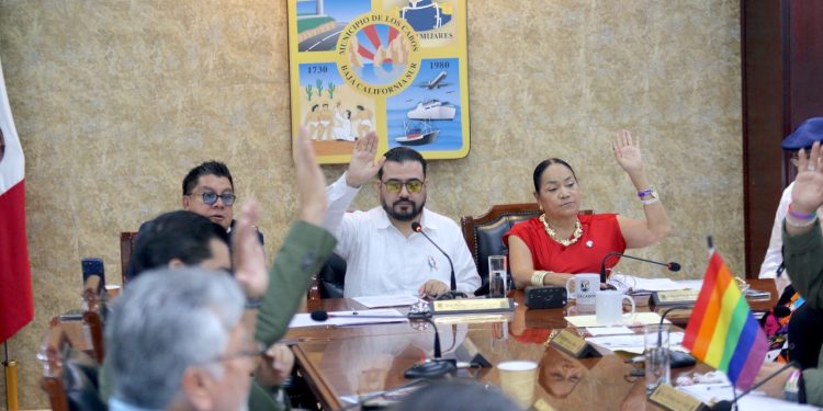 CABILDO DE LOS CABOS APRUEBA REINCORPORACIÓN DEL PRESIDENTE MUNICIPAL