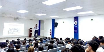 ACERCAN HISTORIA DE LAS MISIONES DE BCS A ESTUDIANTES DE TURISMO EN LOS CABOS