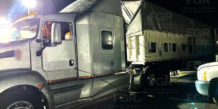 ASEGURA FGR 120 PAQUETES CON PROBABLECOCAÍNA, EN BAJA CALIFORNIA SUR; HAY UN DETENIDO