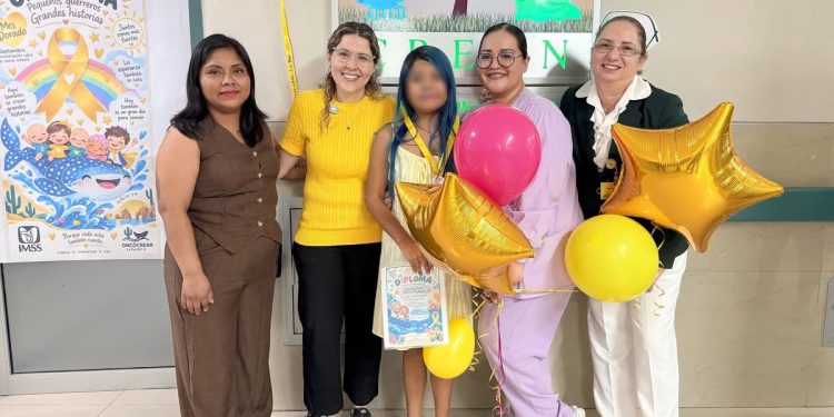 VENCE XATZIRY CÁNCER INFANTIL Y TOCA LA CAMPANA DE LA VIDA EN ÁREA ONCOCREAN DEL HGZ/MF NO.1 DE LA PAZ