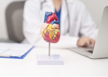 IDENTIFICAR LAS SEÑALES DE UN INFARTO A TIEMPO SALVA VIDAS: EL 70% DE LAS MUJERES FREANA SU ATENCIÓN POR SÍNTOMAS ATÍPICOS