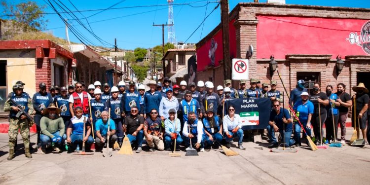 EDITH AGUILAR ENCABEZA JORNADA DE LIMPIEZA EN HEROICA MULEGÉ PREVIO A LA CELEBRACIÓN DE SU GESTA HEROICA