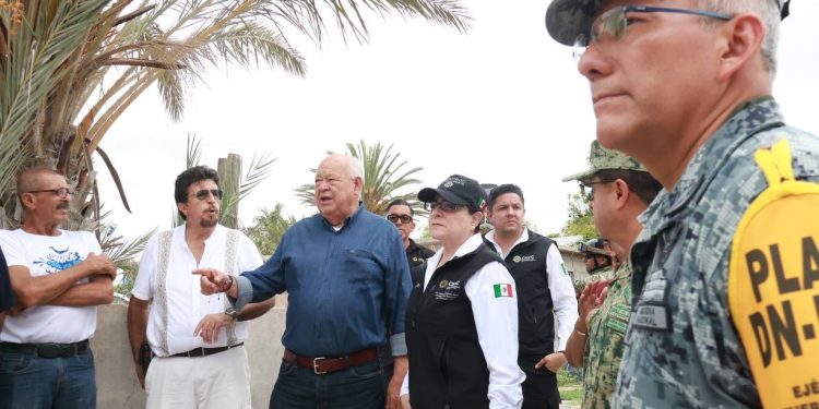 SUPERVISA VICTOR CASTRO Y COORDINADORA NACIONAL DE PROTECCIÓN CIVIL REFUGIOS ANTE LA LLEGADA DE POLO
