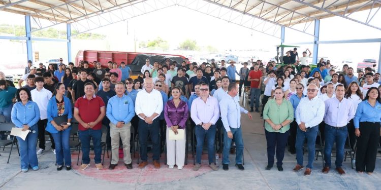 BENEFICIA GOBERNADOR VICTOR CASTRO A LA UNIVERSIDAD TECNOLÓGICA DE LA PAZ CON MÁS DE 5 MDP