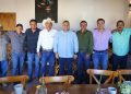 SAÚL GONZÁLEZ Y DELEGADOS DE LA PAZ DIALOGAN SOBRE NECESIDADES DE LA ZONA RURAL