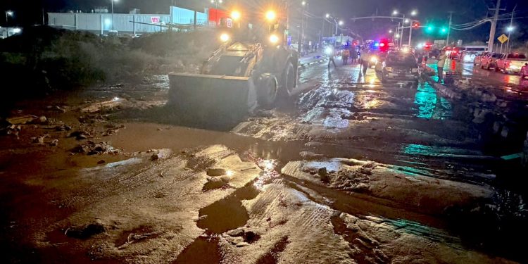 ATIENDEN AFECTACIONES POR LLUVIAS EN LOS CABOS