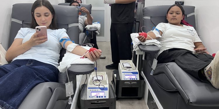 UNIVERSIDAD MUNDIAL REALIZÓ SU TERCERA CAMPAÑA DE DONACIÓN ALTRUISTA DE SANGRE