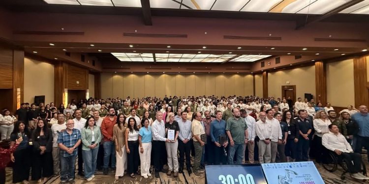 IMPULSAN CONOCIMIENTO Y CONSERVACIÓN AVIFAUNÍSTICA EN II FESTIVAL INTERNACIONAL DE LAS AVES DE LOS CABOS