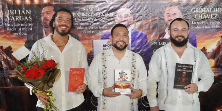 PRESENTACIÓN DE OBRAS LITERARIAS EN PLAZA AMELIA WILKES