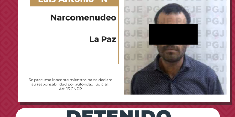 EN LA PAZ DETIENE PGJE A UN HOMBRE CON 120 DOSIS DE MARIHUANA