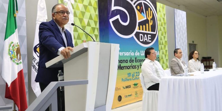 SEMANA DE ECONOMÍA UABCS COMIENZA 2026 CON UNA  REFLEXIÓN SOBRE LOS RETOS DEL DESARROLLO Y LA FORMACIÓN PROFESIONAL