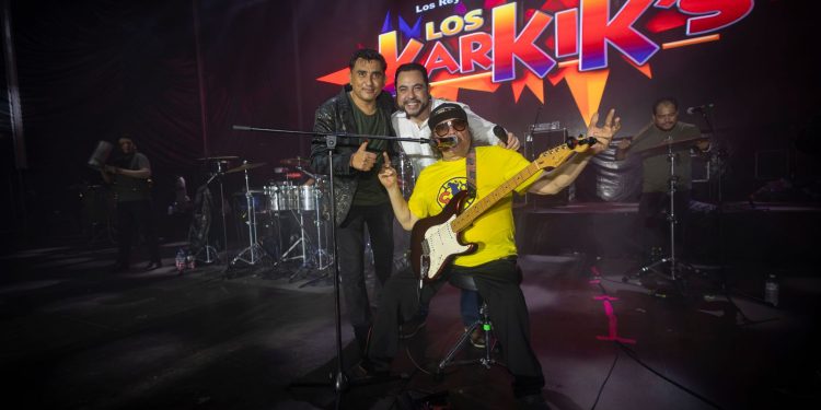 PRESENTACIÓN DE  LOS KARKIK’S Y SU MAJESTAD LA BRISSA PONEN EN CABO SAN LUCAS